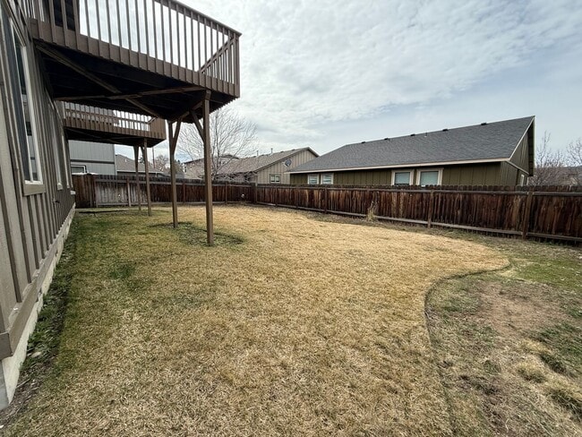 Foto del edificio - 3 Bed/2.5 Bath Townhome in NE Bend - Mountain Views!