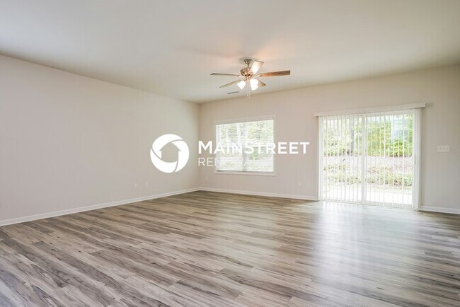 Building Photo - 4 Bedroom Pet-Friendly Home in FRANKLINTON, NC with Main Street Renewal