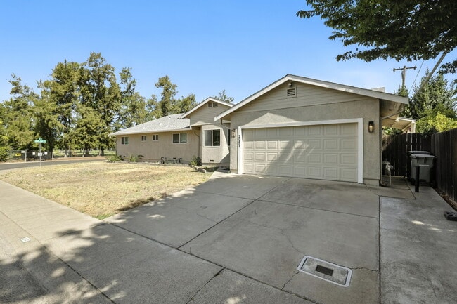 Building Photo - 2051 56th Ave