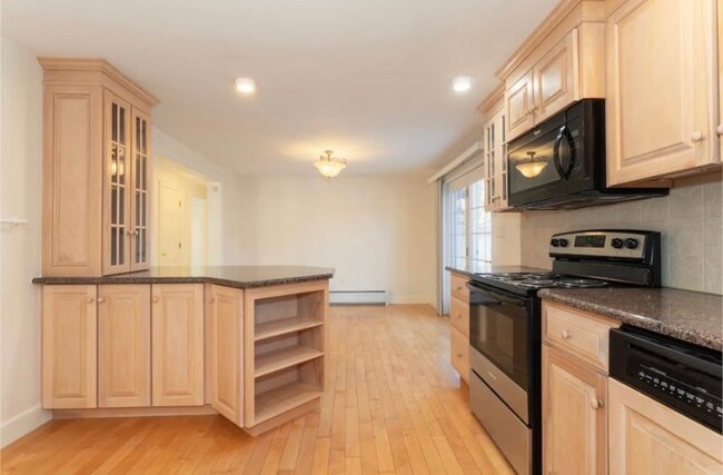 Foto del edificio - 50 Laurel Cir