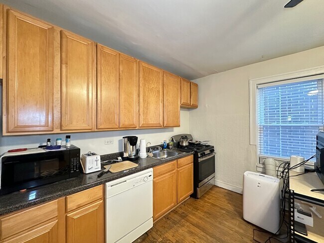 Foto del edificio - 2129 N Dayton St