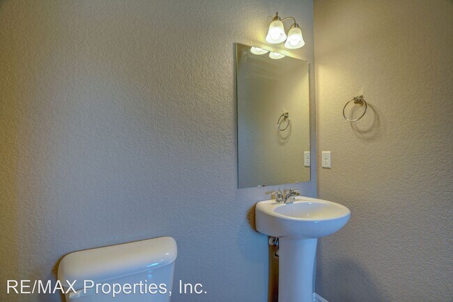 Building Photo - 3 br, 2.5 bath House - 7667 Black Spruce HT.
