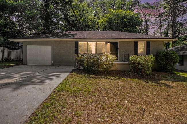 Building Photo - 1686 Derrill Dr