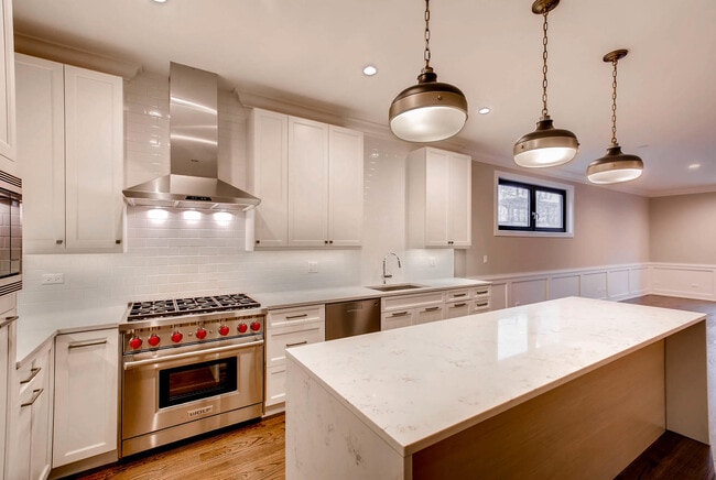 Building Photo - 2848 N Damen Ave