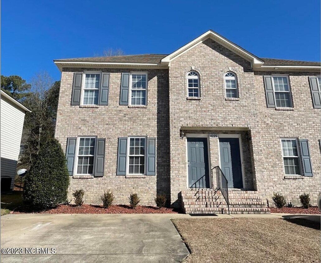 Foto principal - 4225 Brook Creek Ln
