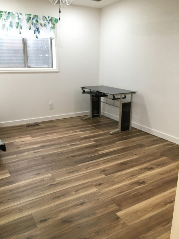 Foto del edificio - 809 Clover Blossom Cir