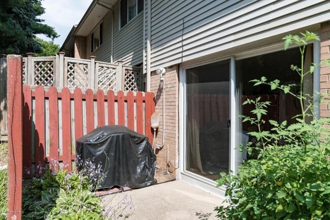 Building Photo - 3517 Kenbrooke Ct