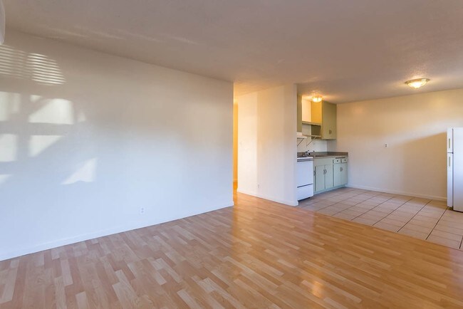 Foto del edificio - 1075 Le Brun Ln