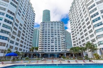 Building Photo - 825 Brickell Bay Dr