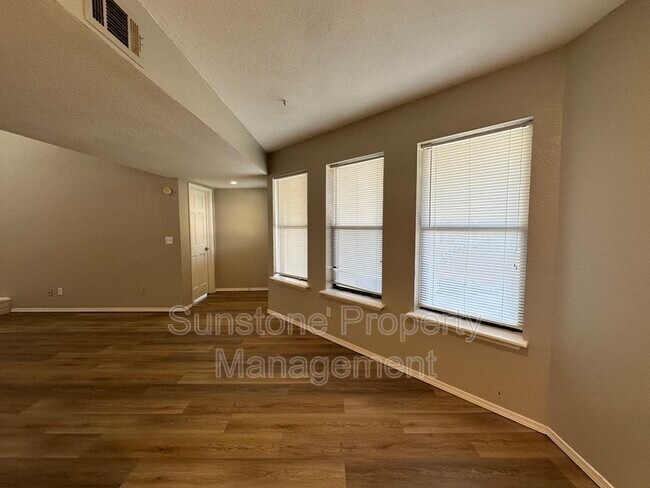 Foto del edificio - 12303 E 87th St N