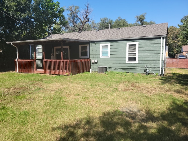 Foto del edificio - 1101 Luther E