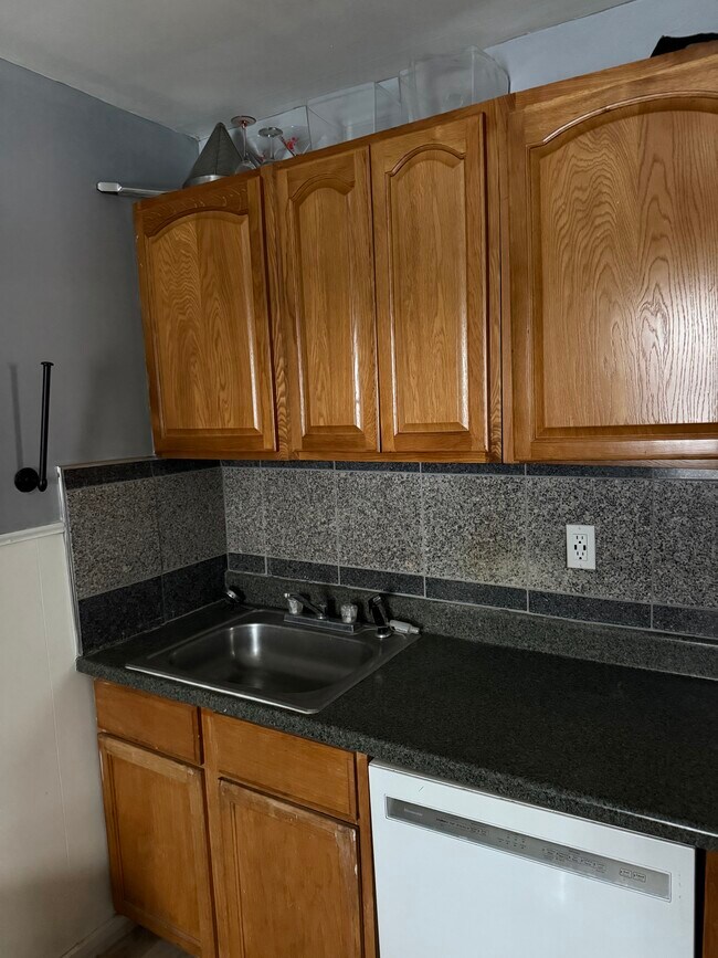 Foto del edificio - 604 Colvin Ave