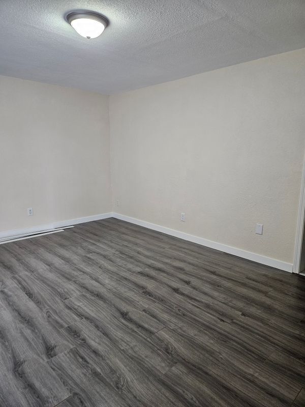 Foto del edificio - 2342 S Troy St