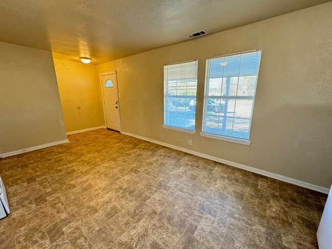 Building Photo - 1808 N Gray St