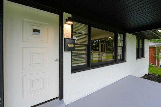 Foto del edificio - 3 br, 1 bath House - 9309 Hacienda Dr.