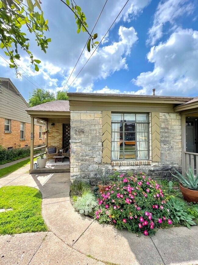 Foto del edificio - 209-211 Tennant