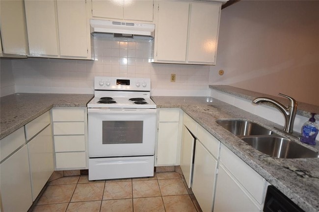 Photo - 13009 Greenway Chase Ct Townhome