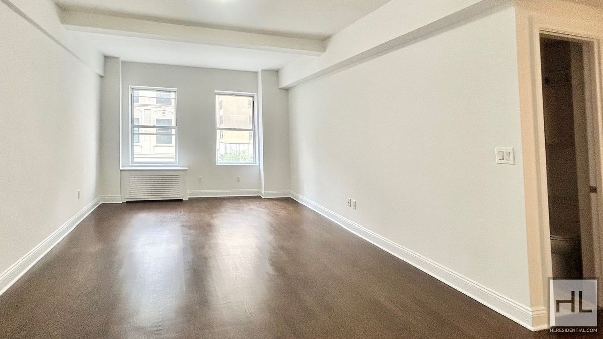 Primary Photo - EAST 37 STREET