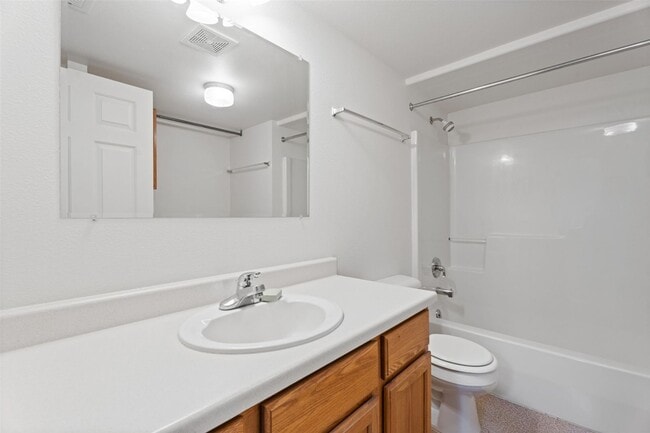 Building Photo - 813