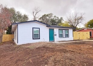 Building Photo - 302 Kenmar Dr