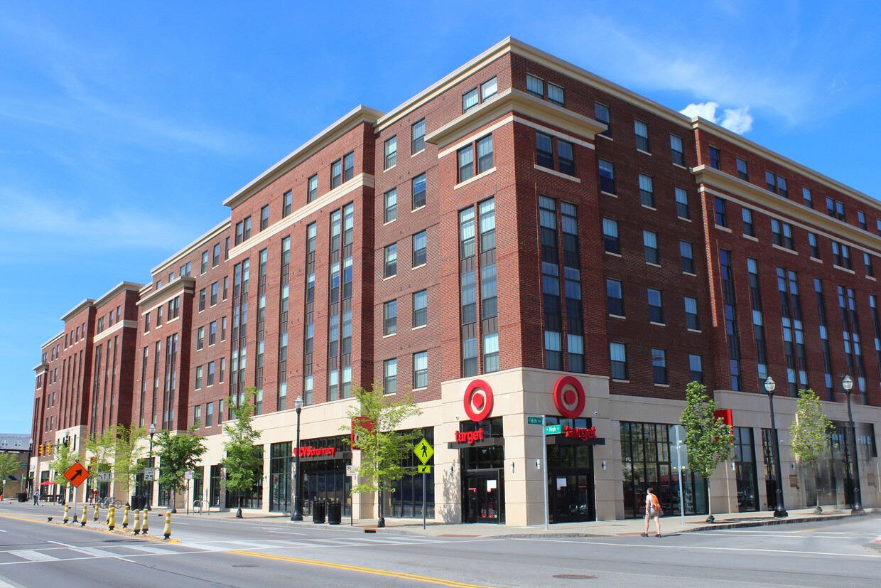 Bienvenido a The Wellington - Statehouse Varsity