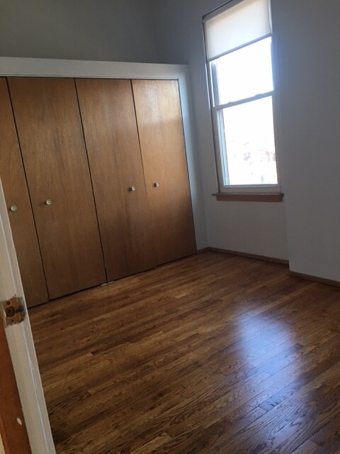 BR 1 - 949 W Webster Ave