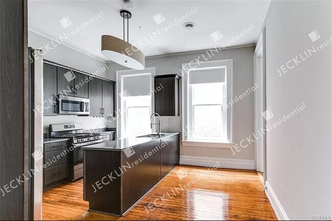 Foto del edificio - 2006 W Grace St Apt A