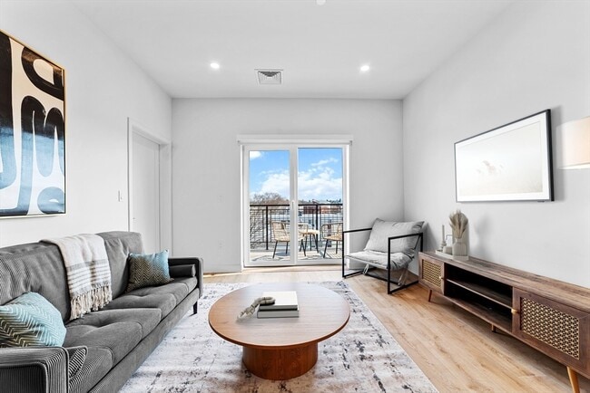 Building Photo - 500 Talbot Ave