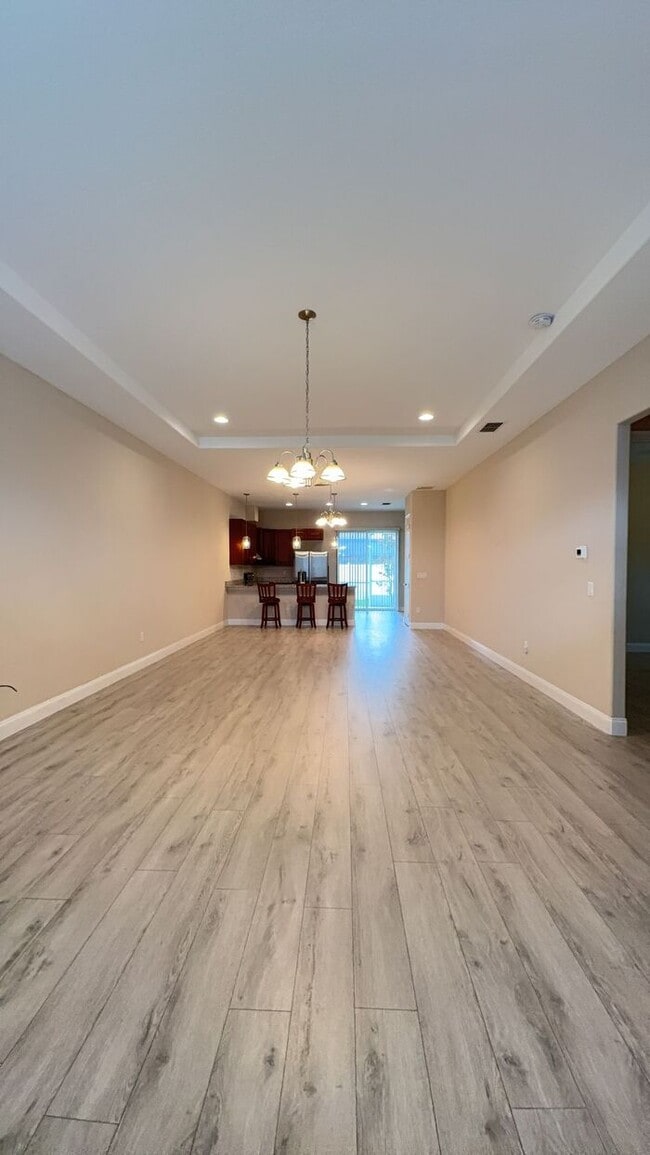 Building Photo - 1 Linden Place Unit B