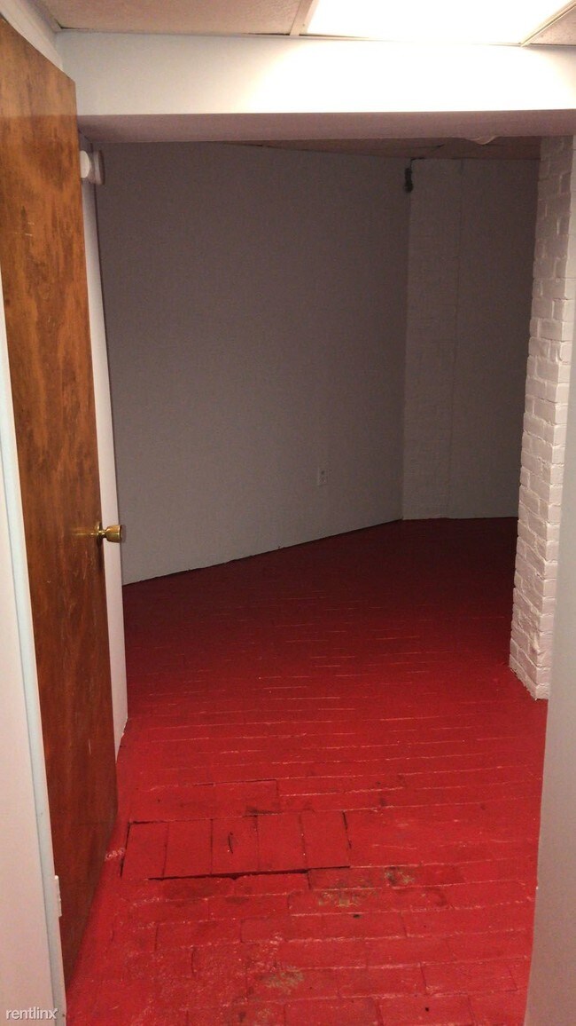 Foto del edificio - 1 br, 1 bath  - 244 Sherman Ave Unit B