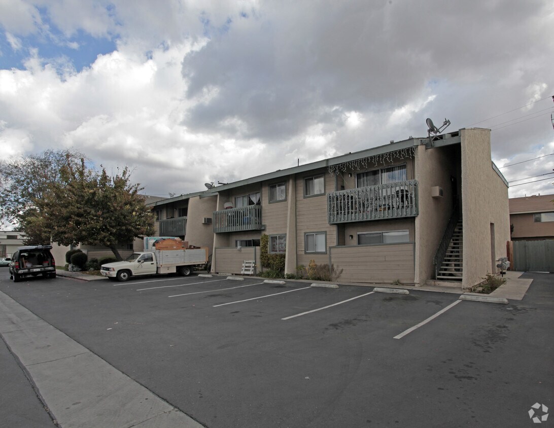 Primary Photo - 7042 Fenway Dr