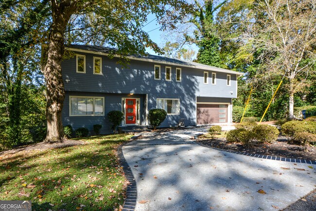 Foto del edificio - 2704 Margaret Mitchell Dr NW