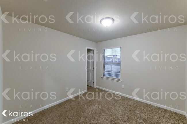 Foto del edificio - 102 Royal Oak St.