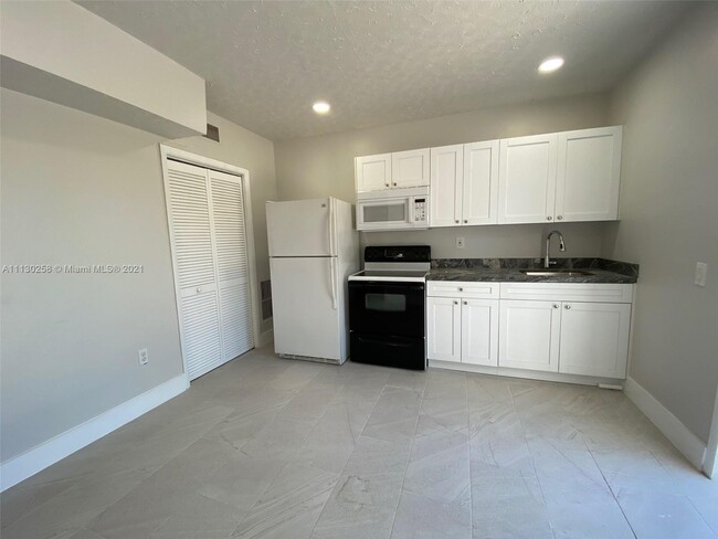 Building Photo - 600 NW 116th Terrace