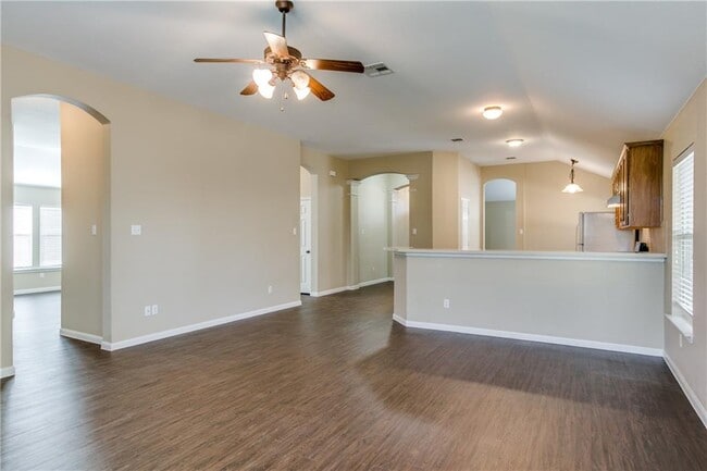 Building Photo - 1402 Shamitas Ct