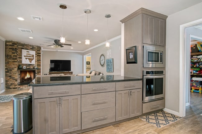 Foto del edificio - 614 Bendwood Dr