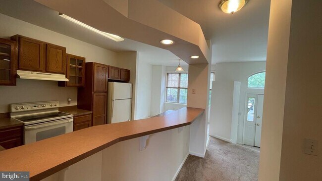 Building Photo - 4178 Waterford Dr