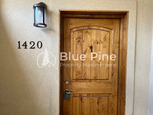 Foto del edificio - 1420-1420 E 17th St