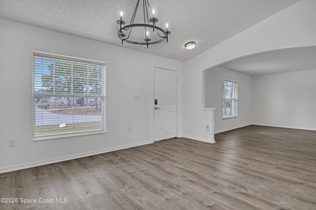 Foto del edificio - 1561 Sandusky St SE