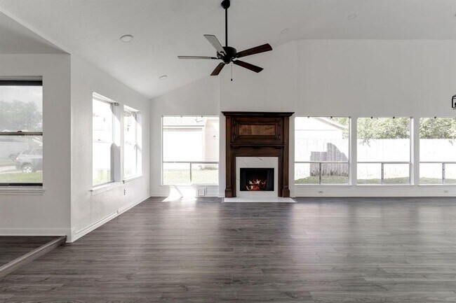 Building Photo - 18326 Autumn Trails Ln