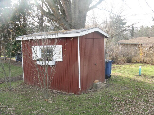 Building Photo - 412 Johnson Rd
