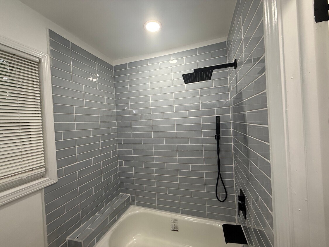 Foto del edificio - 4064 Canby Ln