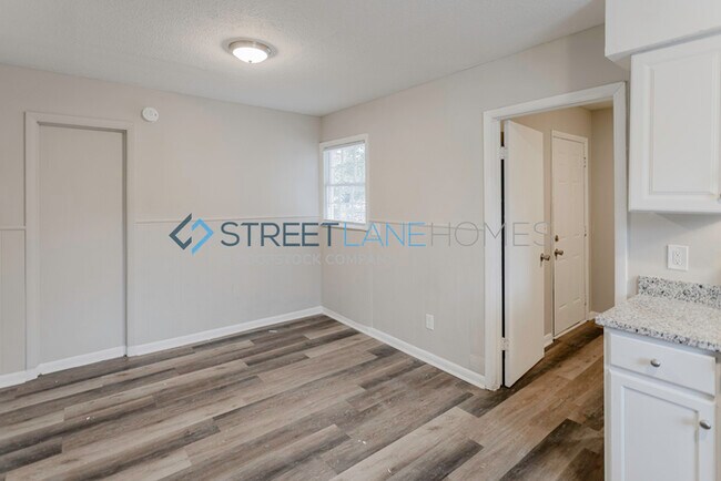 Foto del edificio - 2207 Gennings Ct