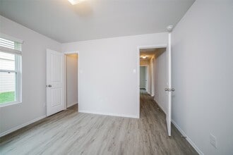 Building Photo - 415 Brushback Dr