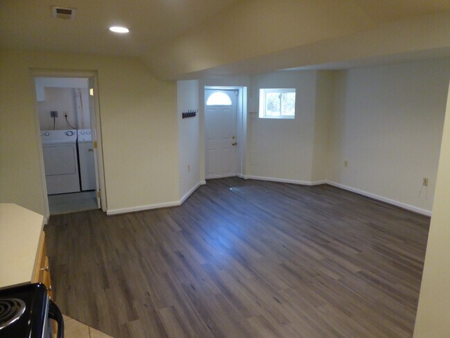 Building Photo - 1361 Parkwood Pl NW