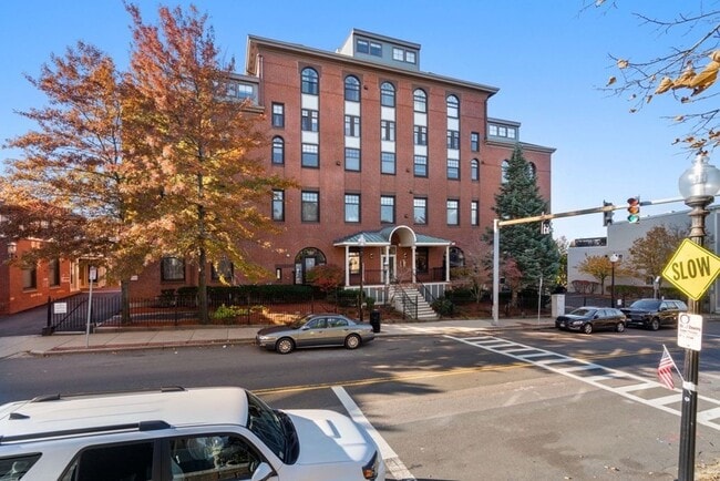Building Photo - 333 Bunker Hill St