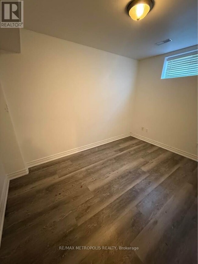 Photo du bâtiment - 6045 Dunn St