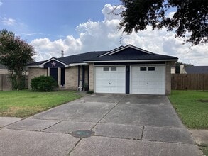 Building Photo - 1905 Eastwind Dr