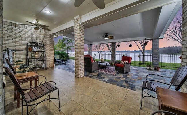 Building Photo - 3831 Lakeridge Canyon Dr