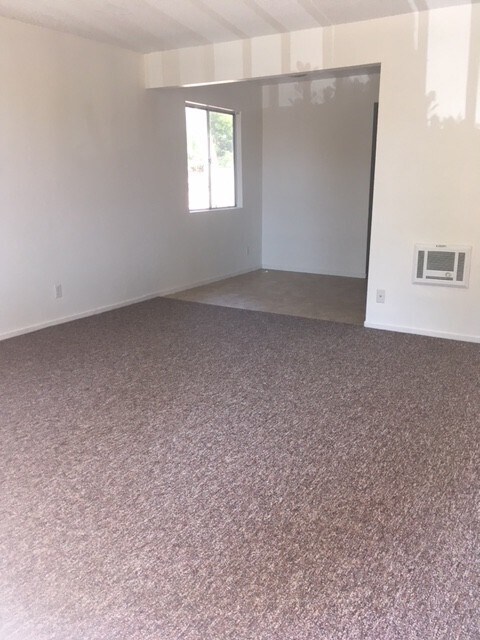 Foto del edificio - Nice Clean Condo in Brisco Heights